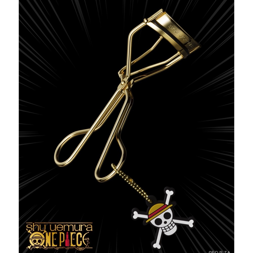 NIB Shu Uemura Gold Eyelash Curler with One Piece Charm